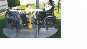 aire de jeux adaptée aux enfants polyhandicapé